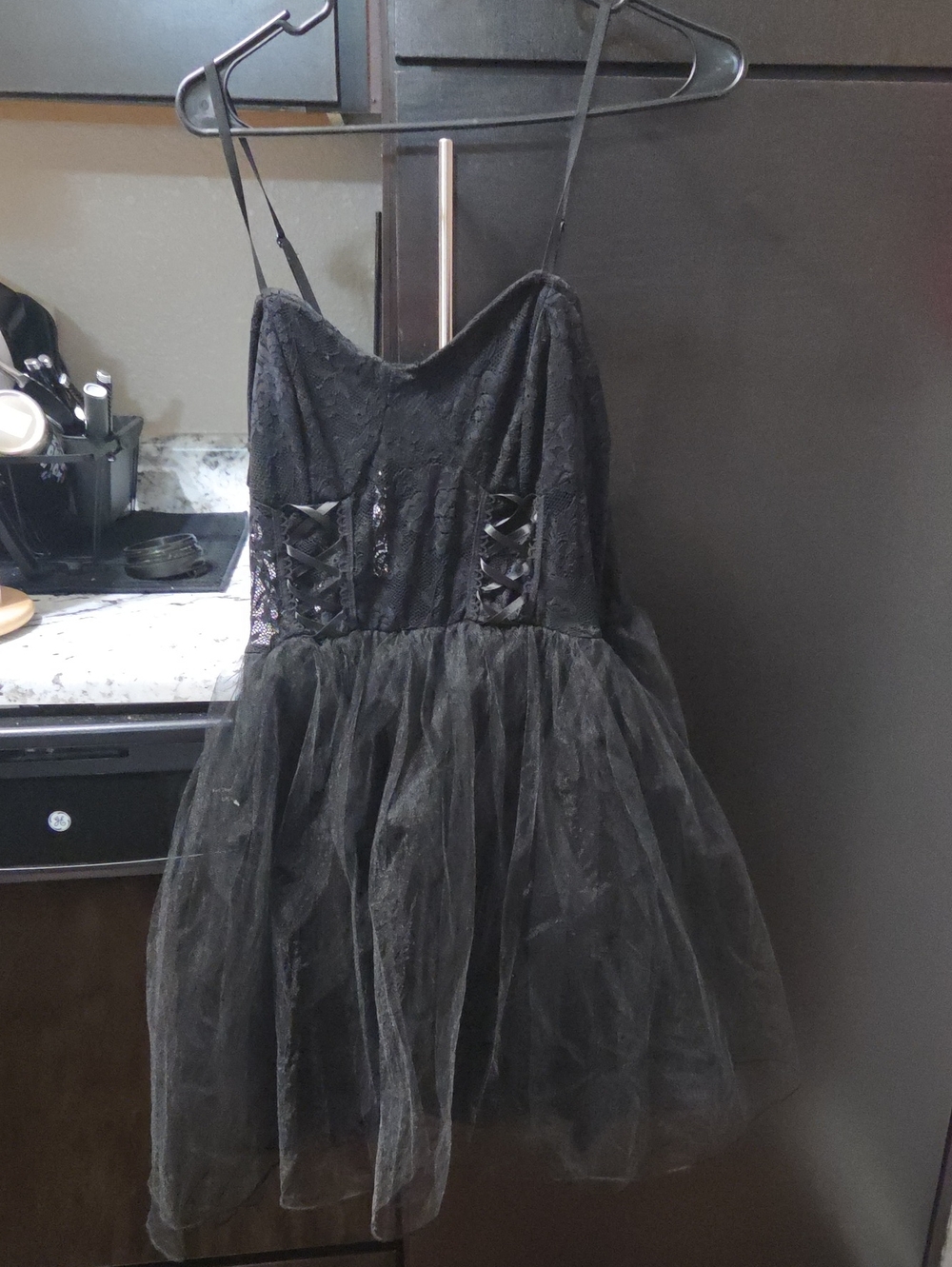 Black Lace & Tulle Spaghetti-Strap Formal Dress